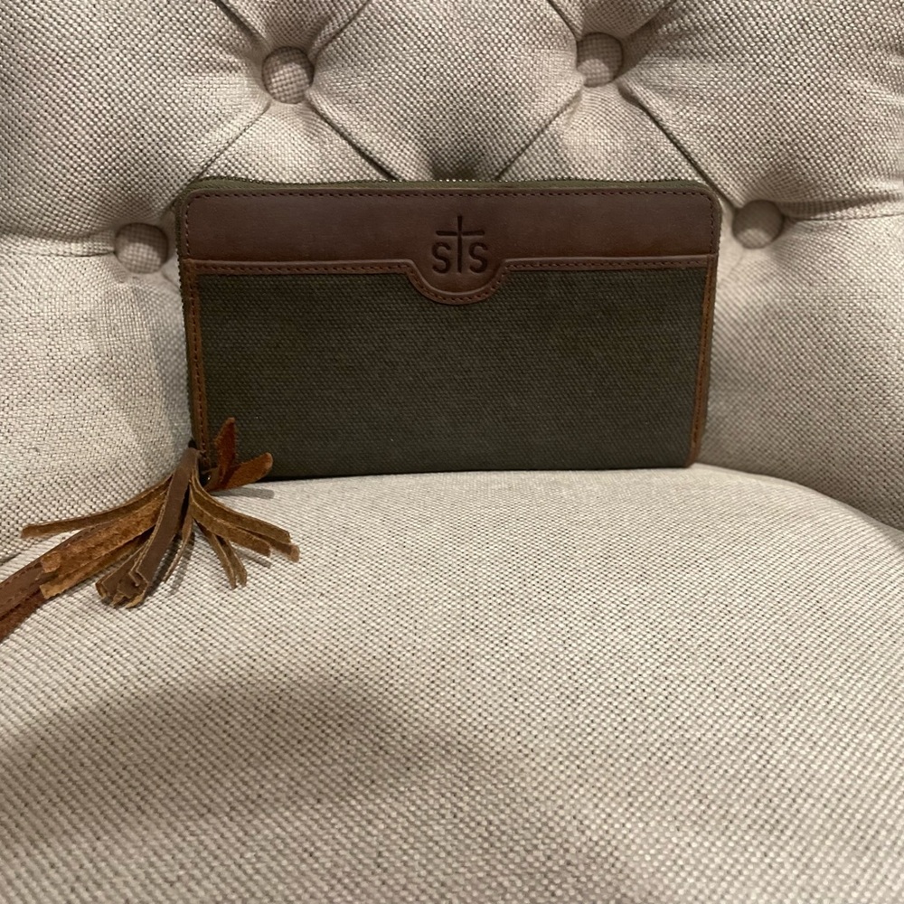 STS Ranch Wear Zip Around Clutch Wristlet Wallet. Cross posted.